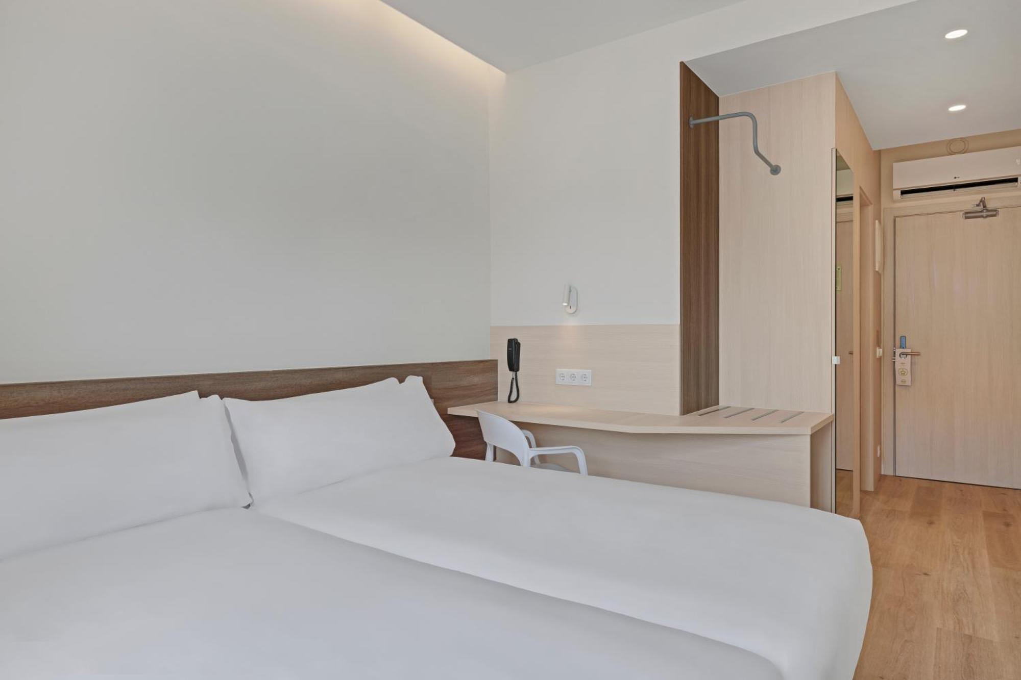 B&B Hotel Santiago Milladoiro Kültér fotó